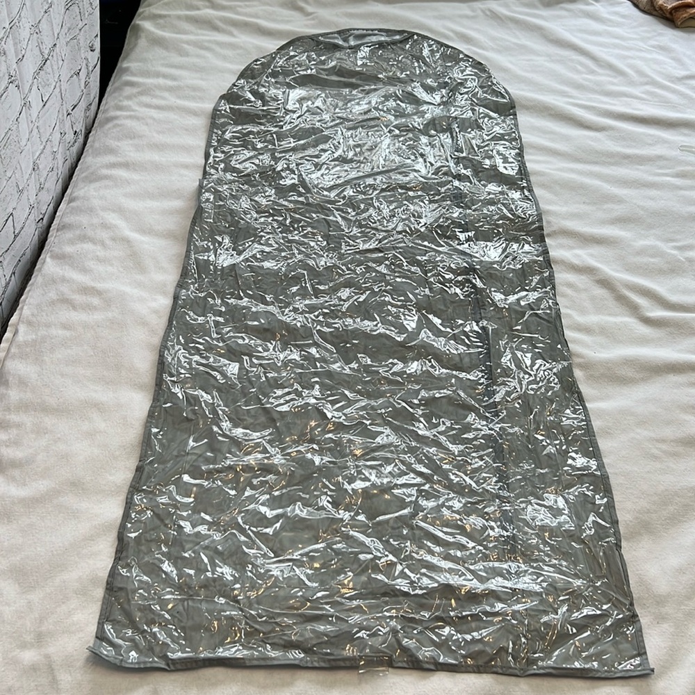 ⭐️ Rubie’s Costume Co Inc. long clear & gray zip up hanger wardrobe dust bag